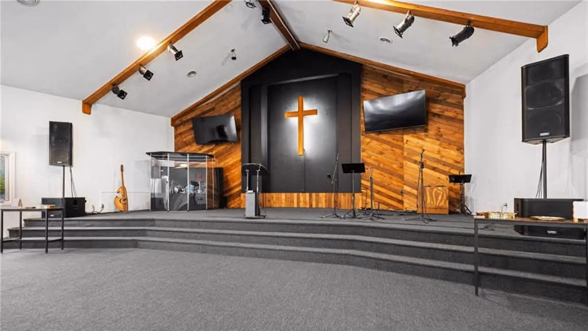 The Oasis Christian Fellowship The Oasis Christian Fellowship